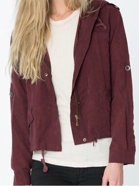 Brandy Melville Maroon Wind
Breaker Suede Lightweight Jacket Hoodie Jacket